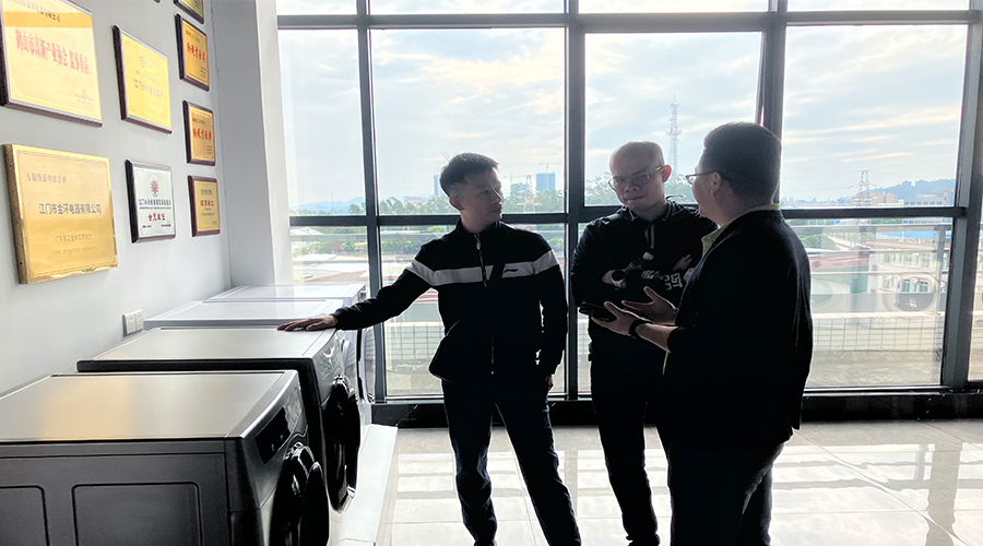 廣交會(huì)熱度延續(xù)，金環(huán)電器再迎考察團(tuán)